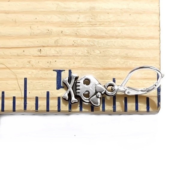 Silver Skull & Crossbones Dangle Earrings - Picture 3 of 3